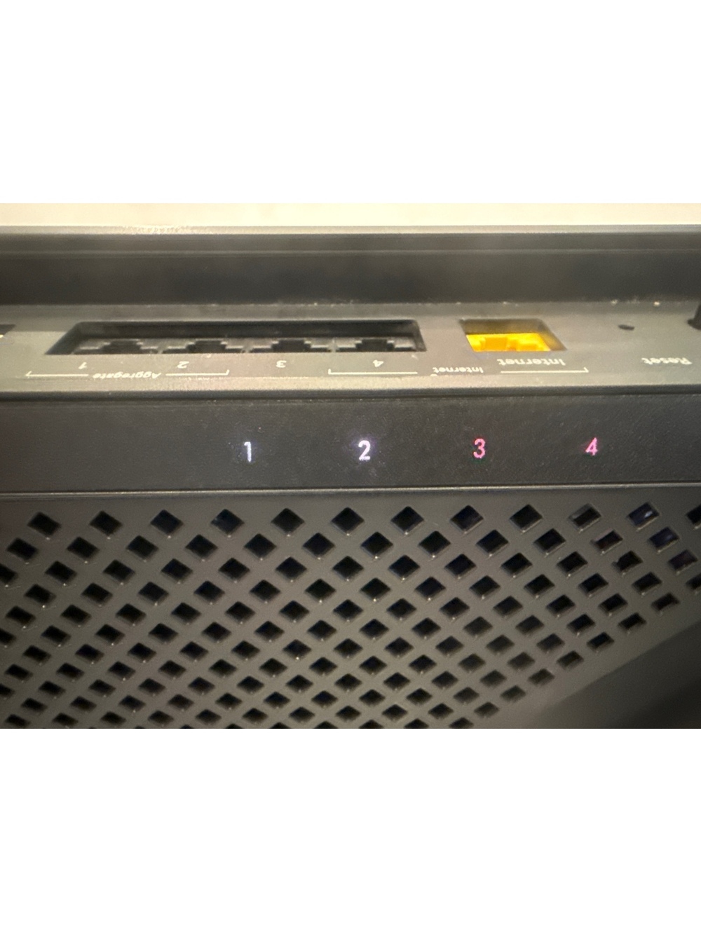 Netgear Nighthawk RAX70 AX8 8-Stream Tri-Band AX WiFi Router - Picture 5 of 6